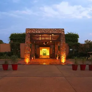 https://seasons-tarudhan-valley-golf-resort.top-gurgaonhotels.com